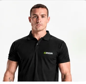 Model amb polo negre Origin